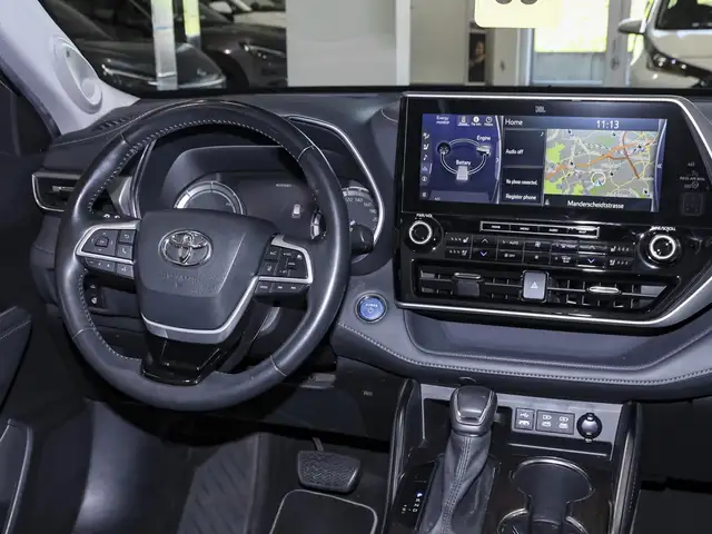 Toyota Highlander view 9