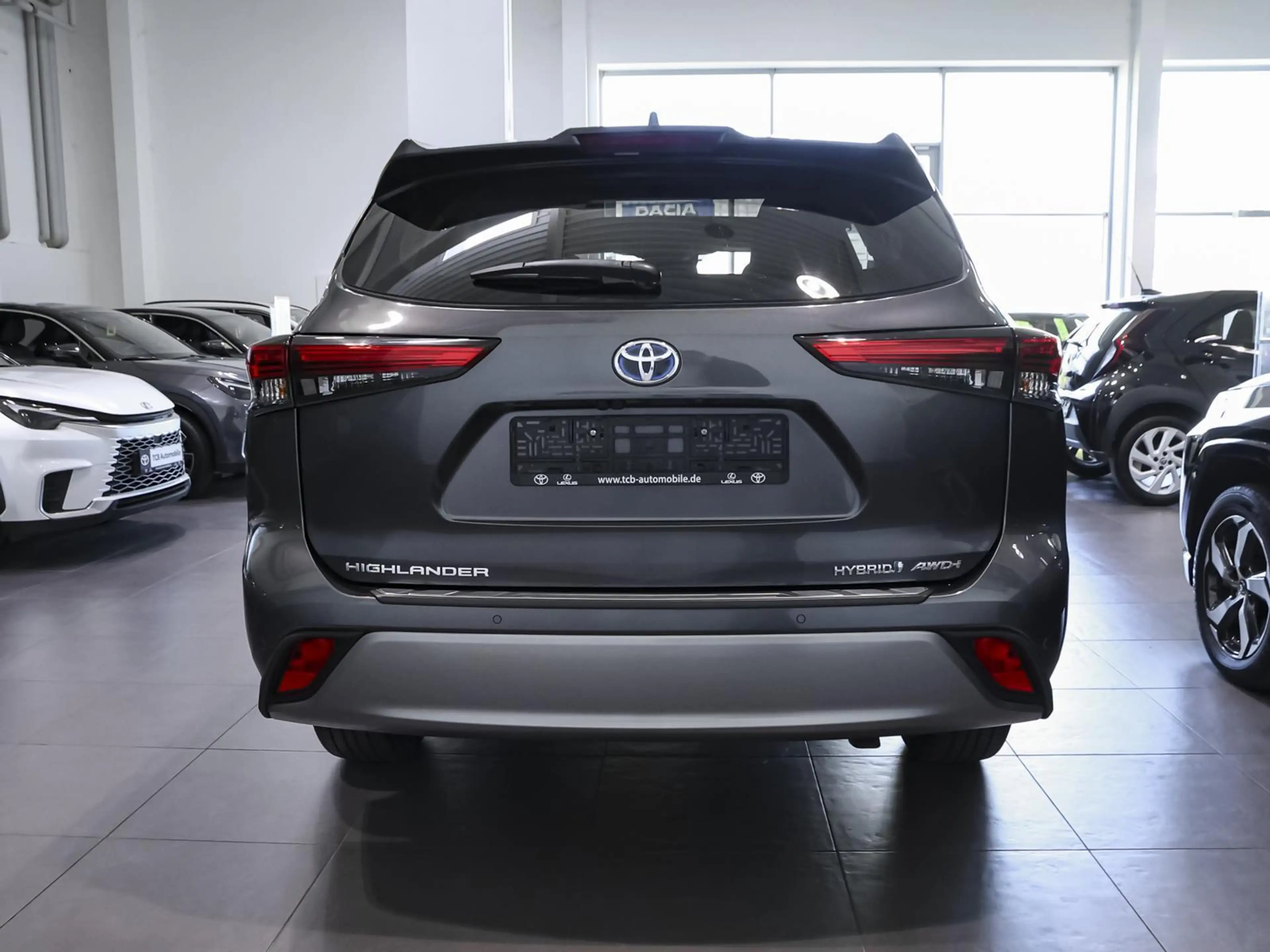 Toyota Highlander 2.5 Hybrid Luxury PANO SHZ PDC KLIMA — photo 4