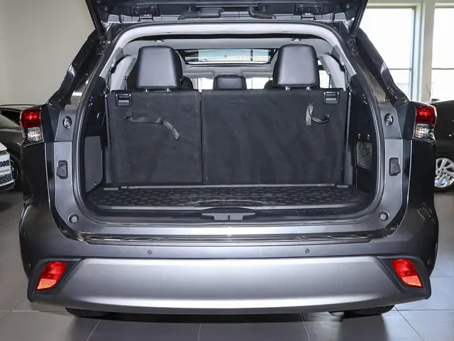 Toyota Highlander view 10
