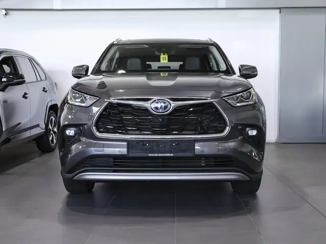 Toyota Highlander view 5