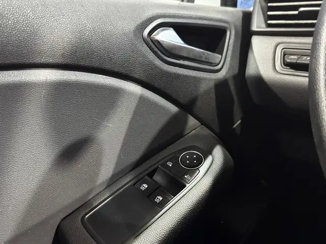 Renault Clio view 8