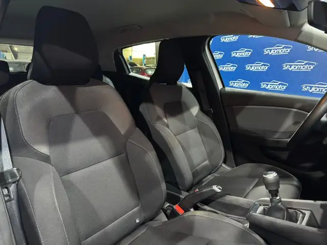 Renault Clio view 3
