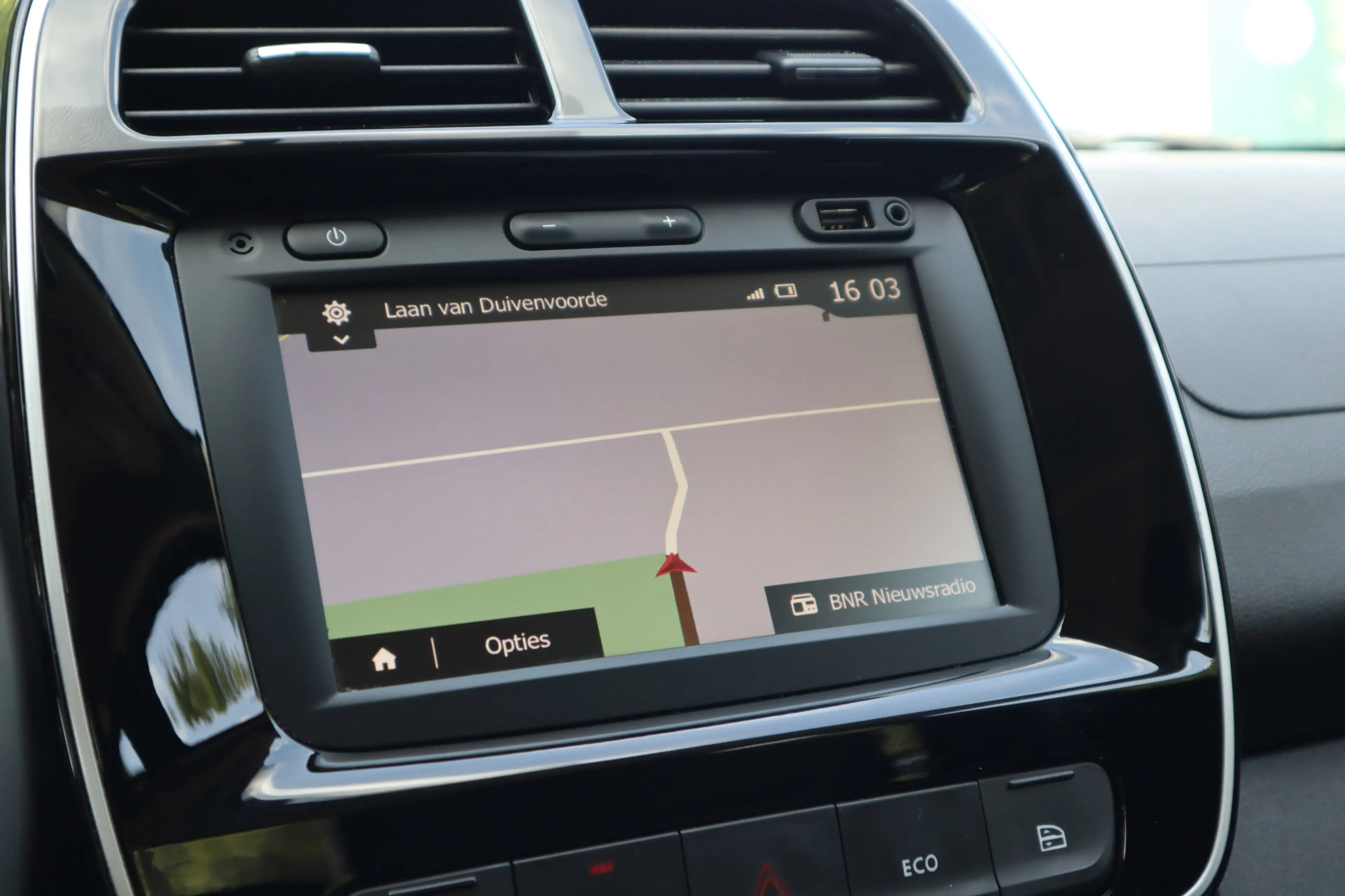 Dacia Spring Expression 27 kWh | Carplay | Camera | Lederen bek — photo 9