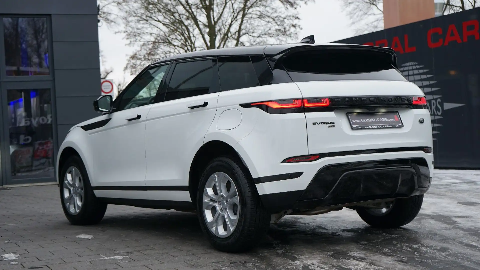 Land Rover Range Rover Evoque EVOQUE P300e AWD PLUG-IN*PANO*ACC* Weiß - 2