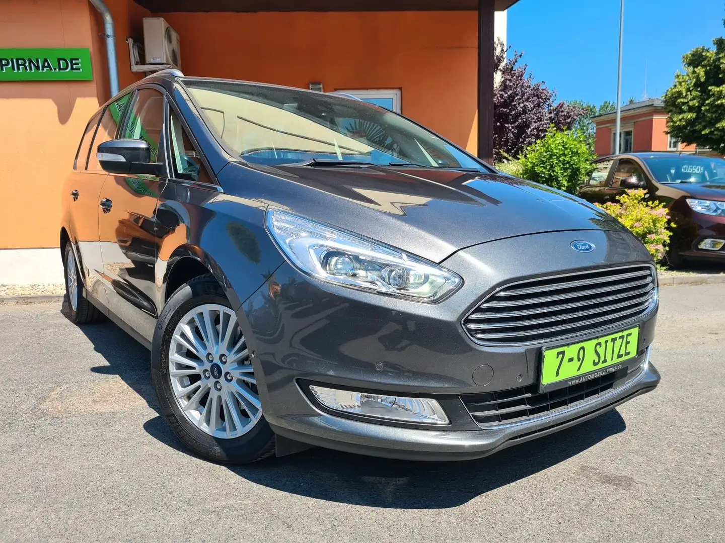 Ford Galaxy 2.0 TDCi Titanium (7-SITZER)+SHZ/LED/1.HD Grau - 1