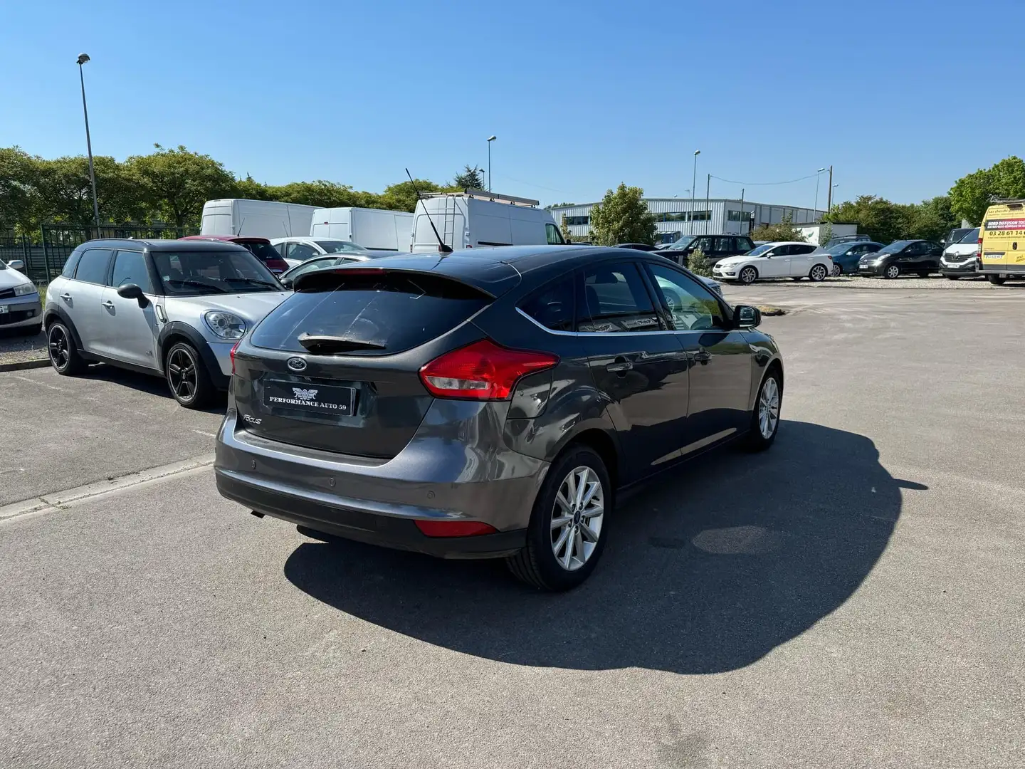 Ford Focus 1.6 TDCi 115 Ch Titanium Gris - 2