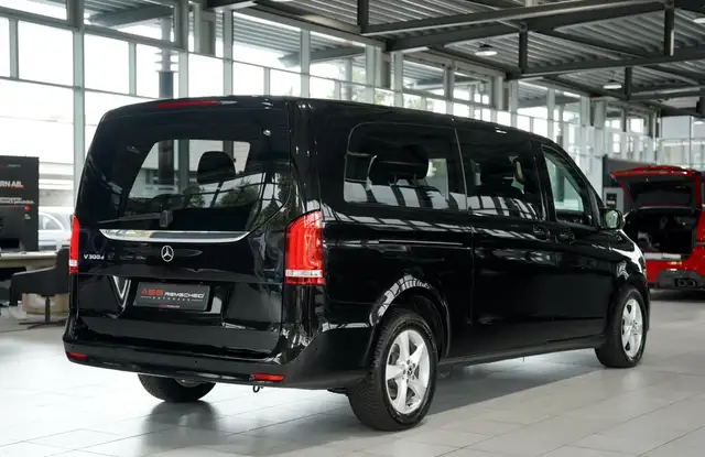 Mercedes-Benz V-Class view 7