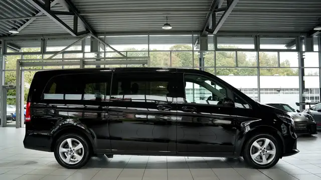 Mercedes-Benz V-Class view 6