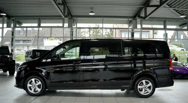 Mercedes-Benz V-Class view 10