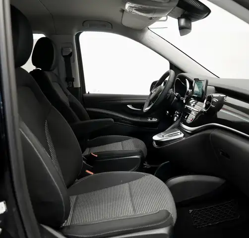 Mercedes-Benz V-Class view 15