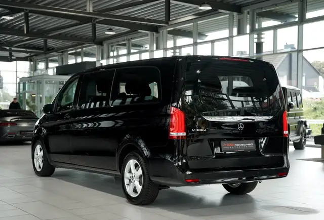 Mercedes-Benz V-Class view 9