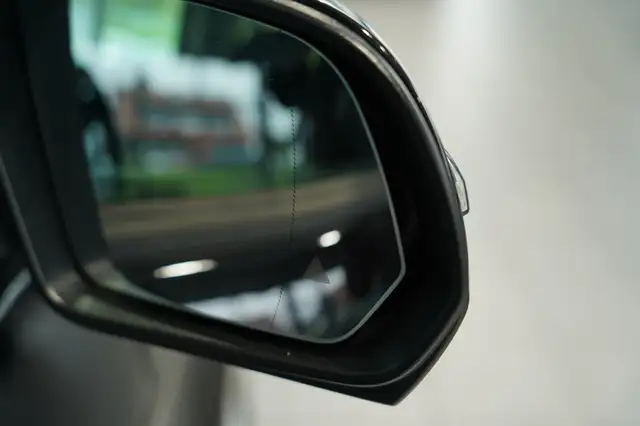 Mercedes-Benz V-Class view 14