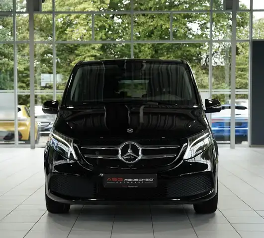 Mercedes-Benz V-Class view 3