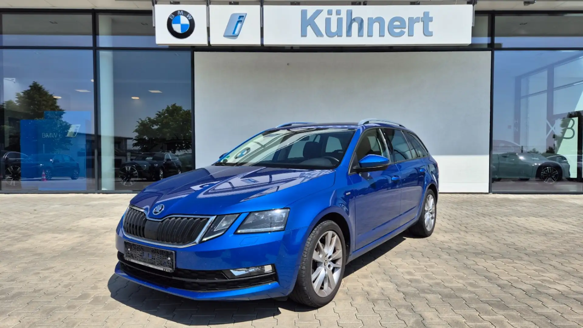 Skoda Octavia Combi 1.6 TDI Ambition PDC 1. Hand Синий - 1