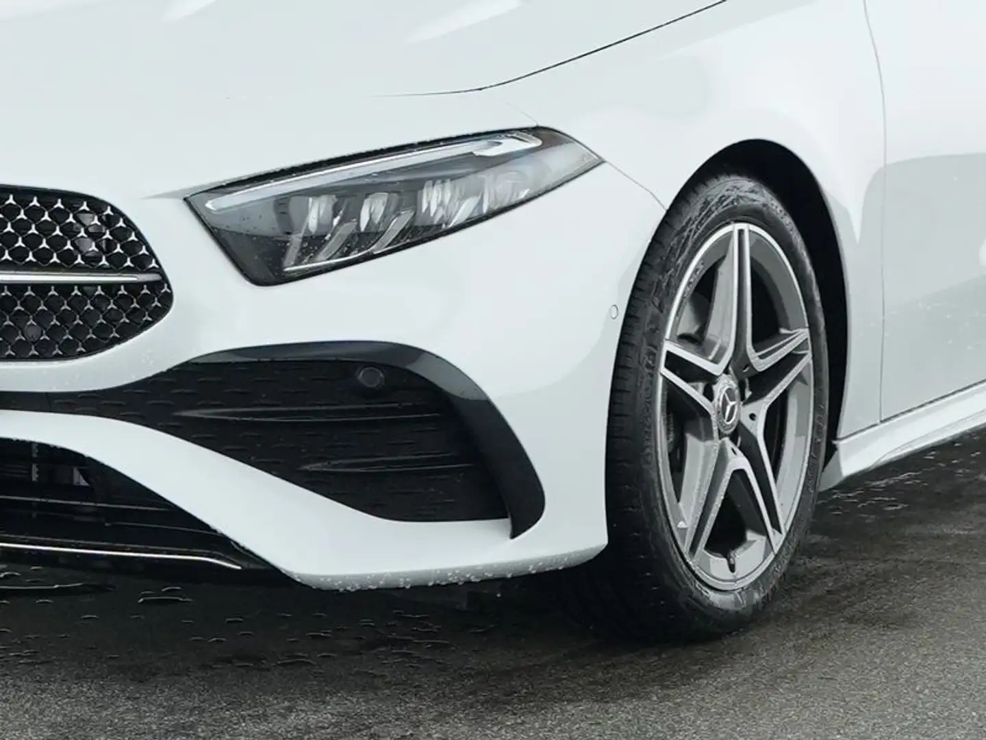 Mercedes-Benz A 200 Limousine AMG Line Led+Winterp+AdvancePlus Fehér - 2