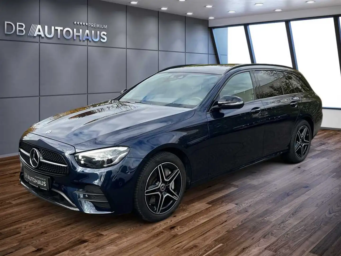 Mercedes-Benz E 300 e T AMG-Line 9G-tronic Blauw - 1