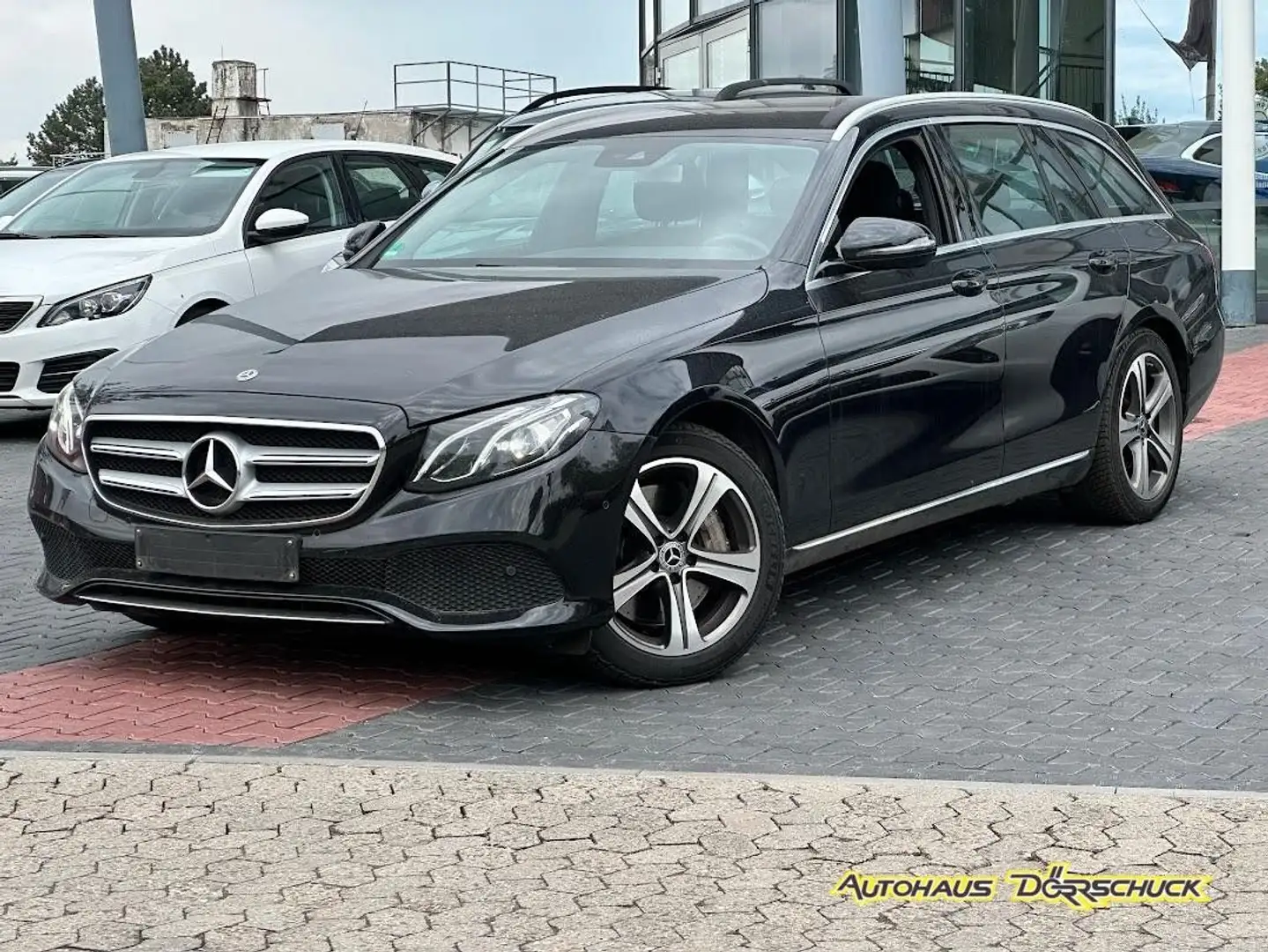 Mercedes-Benz E 400 E400d 4MATIC 9G LED AHK COMAND Schwarz - 1