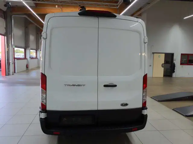 Ford Transit view 5