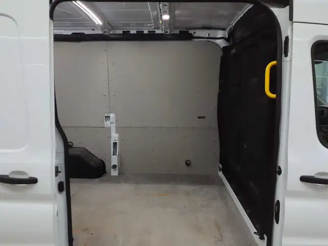 Ford Transit view 8