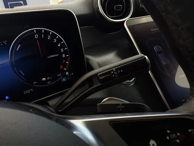 Mercedes-Benz GLC view 11
