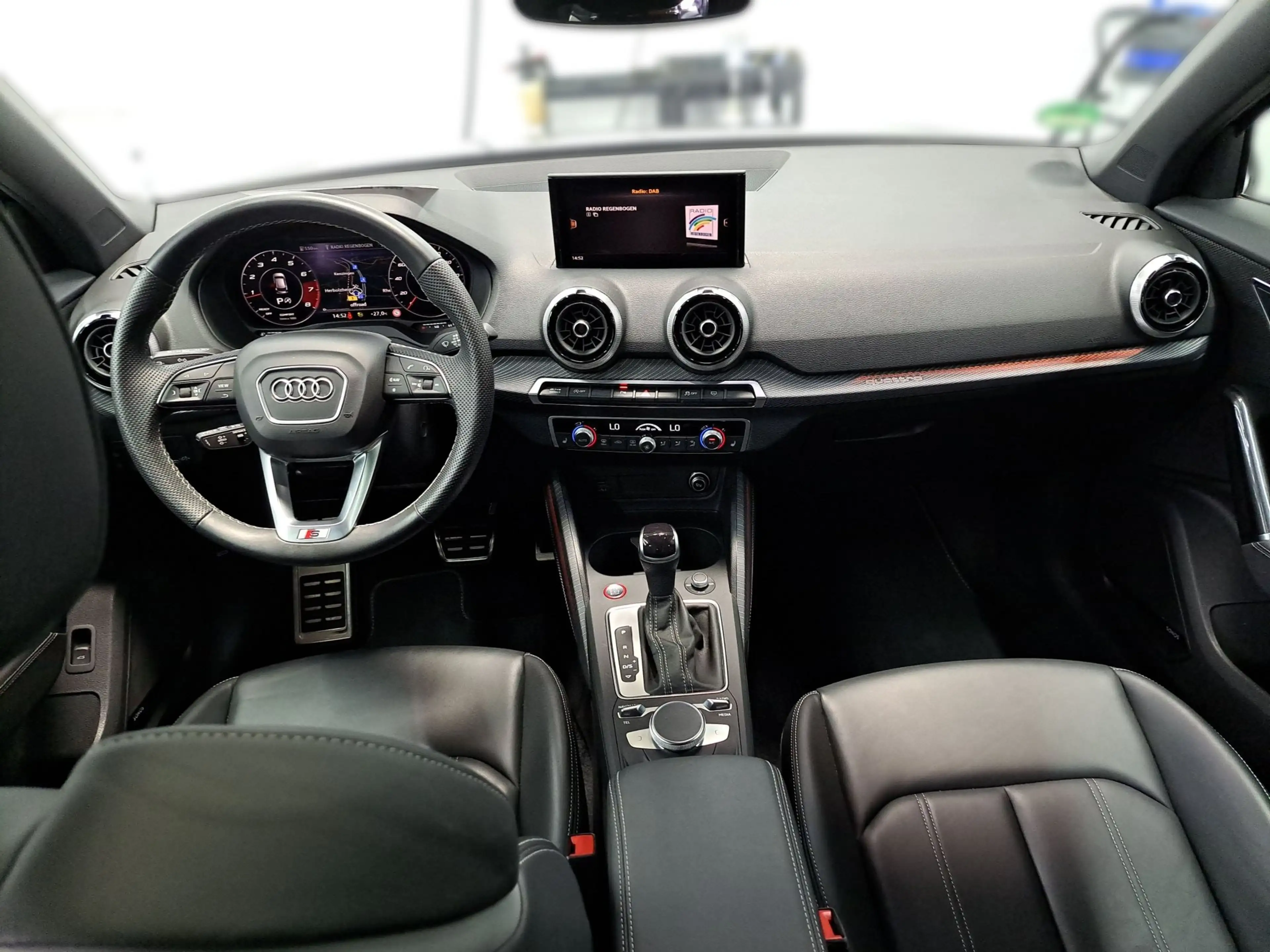 Audi SQ2 TFSI quattro S tronic NAVI RFK PANO ACC — photo 15
