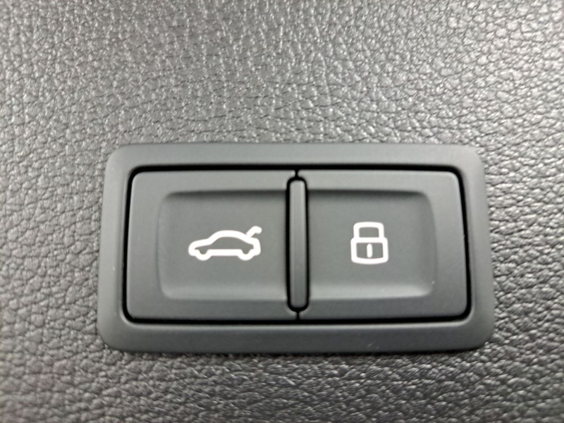 Audi SQ2 TFSI quattro S tronic NAVI RFK PANO ACC — photo 8