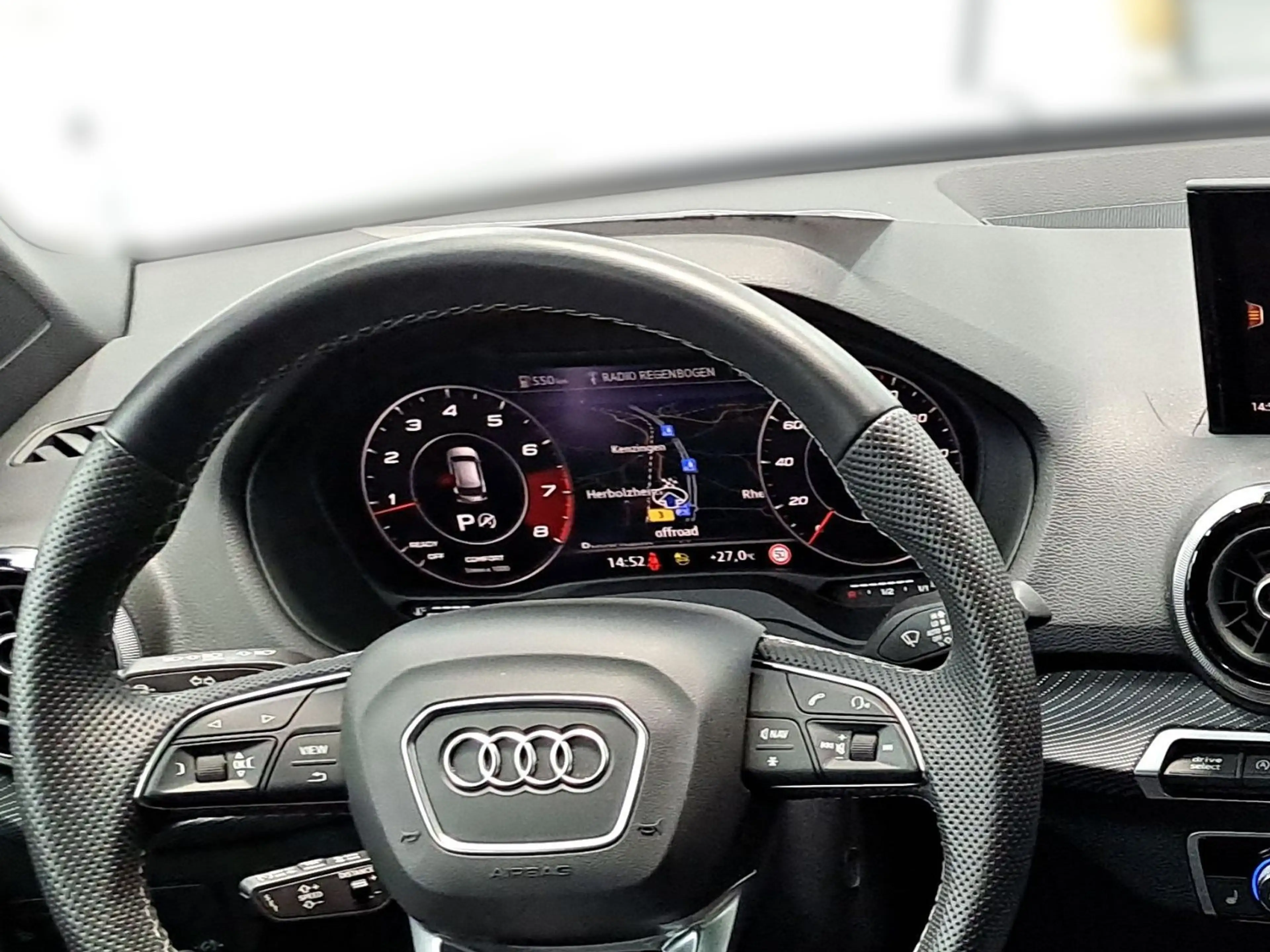 Audi SQ2 TFSI quattro S tronic NAVI RFK PANO ACC — photo 12