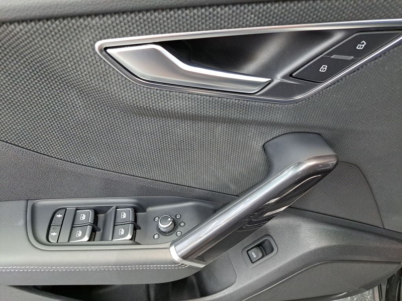 Audi SQ2 TFSI quattro S tronic NAVI RFK PANO ACC — photo 11