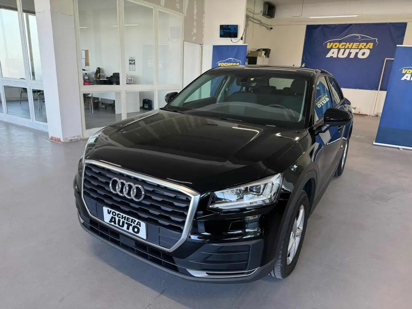 Audi Q2 30 TDI S tronic Business Design Nero - 2