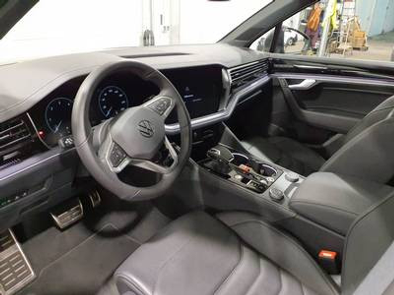 Volkswagen Touareg R-Line 3.0TDI +AHK+STDHZ+LUFT+ — photo 4