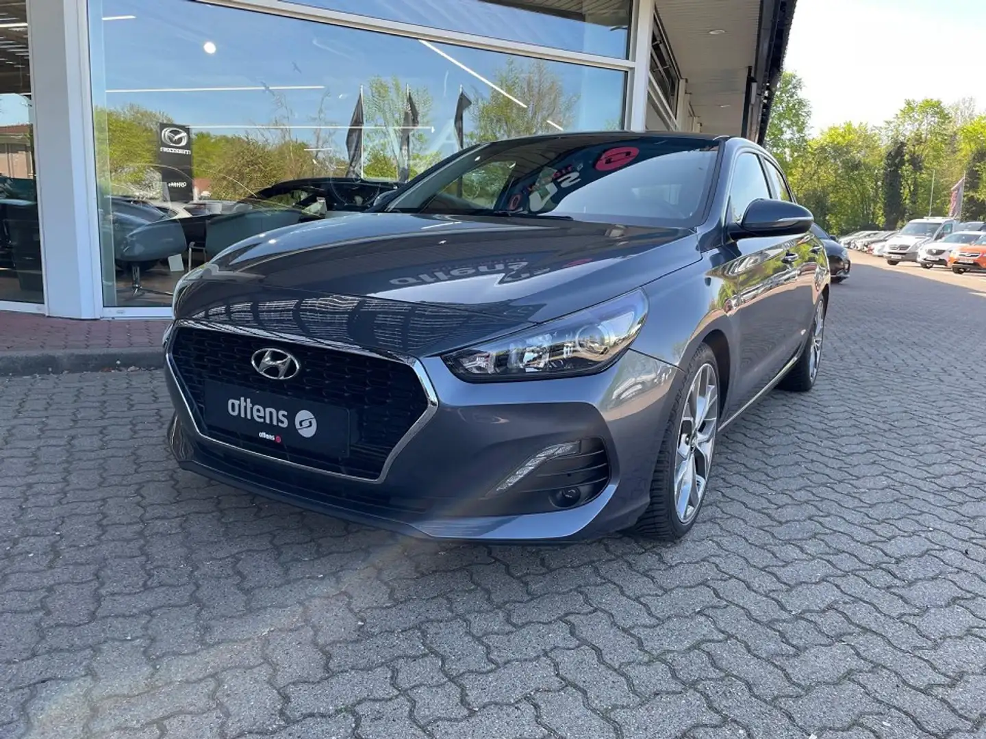 Hyundai i30 Fastback 1,4 Benzin,Turbo STYLE 18Alu, Navigations Gris - 2
