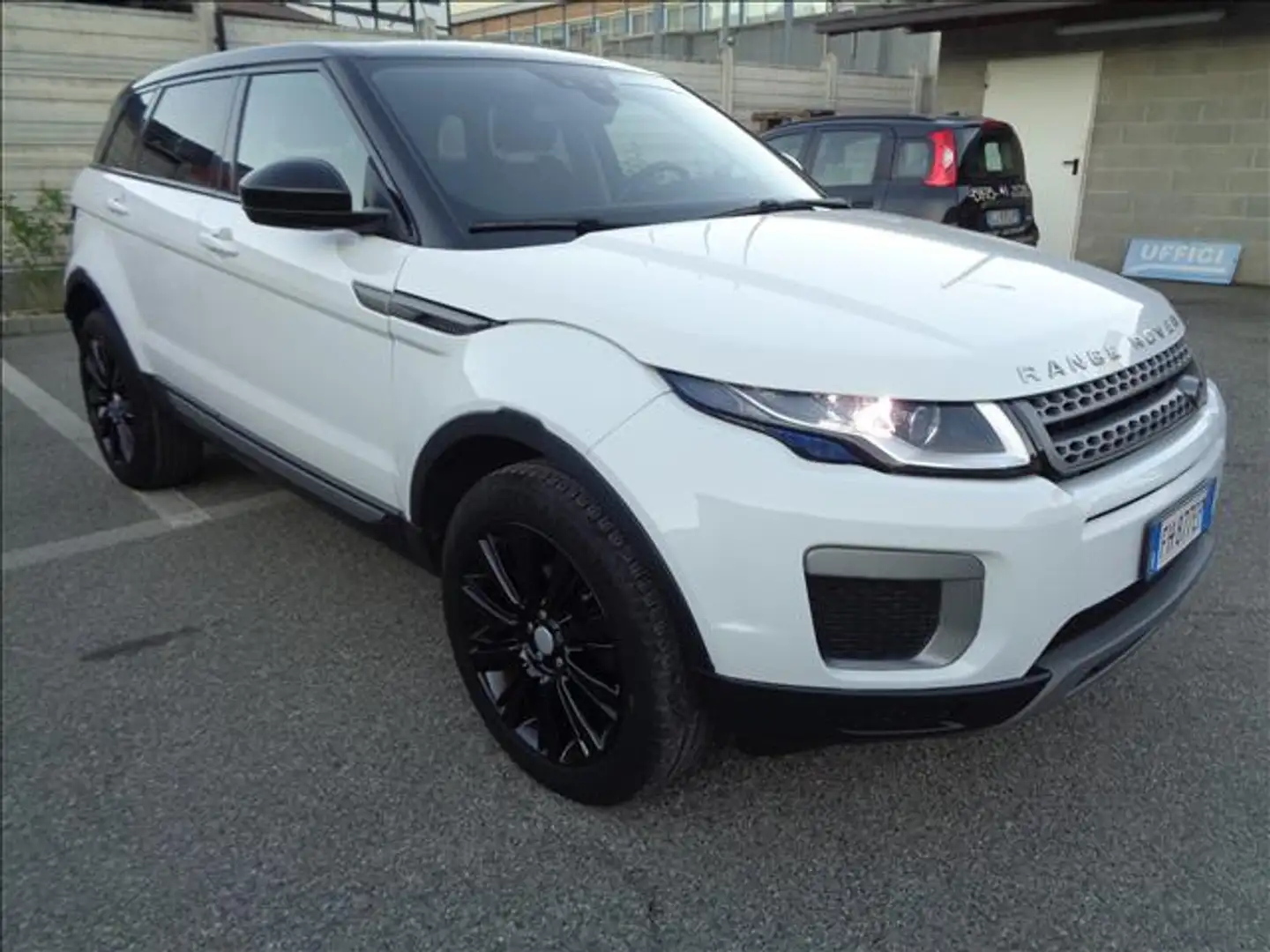 Land Rover Range Rover Evoque EVOQUE 2.0 TD4 PURE SE CAMBIO MANUALE Blanc - 2