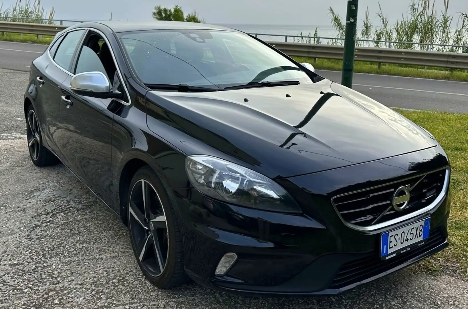 Volvo V40 2.0 d3 R-design - 2