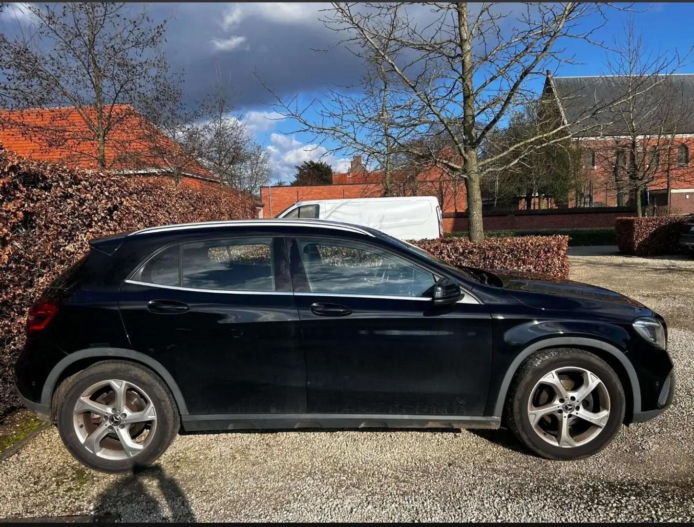 Mercedes-Benz GLA 180 7G-DCT - 2