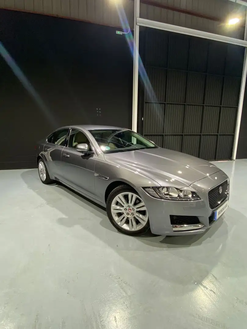 Jaguar XF 2.0i4D Prestige Aut. 180 Gri - 2