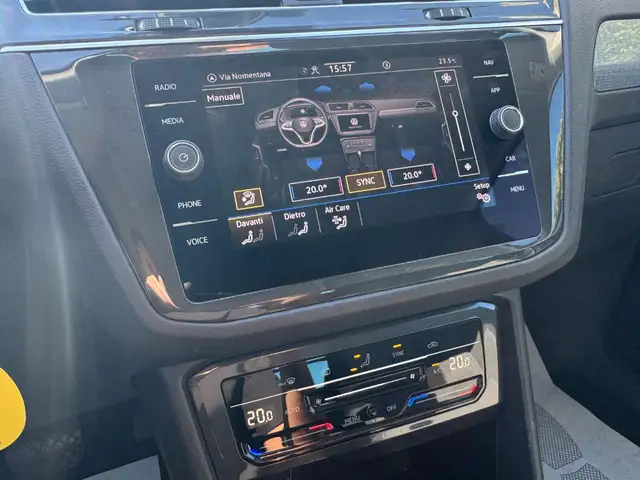 Volkswagen Tiguan view 12