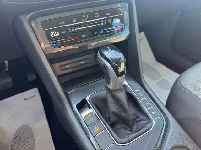 Volkswagen Tiguan view 13