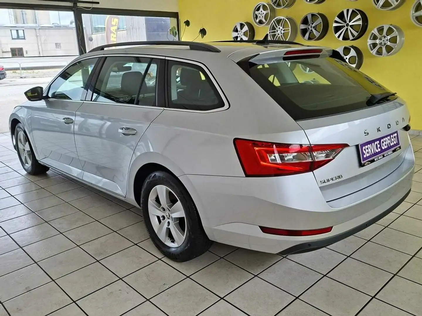 Skoda Superb 1.BESITZ,  GUTER ZUSTAND, VOLL LED, SITZH. Silber - 2
