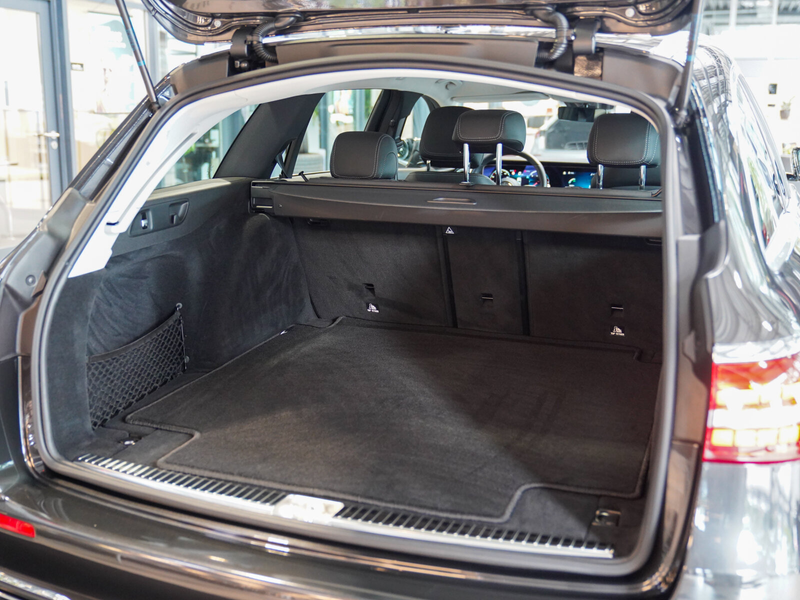 Mercedes-Benz E 220 E 220 d T AVANTGARDE Anhängevorrivhtung Kamera — photo 12