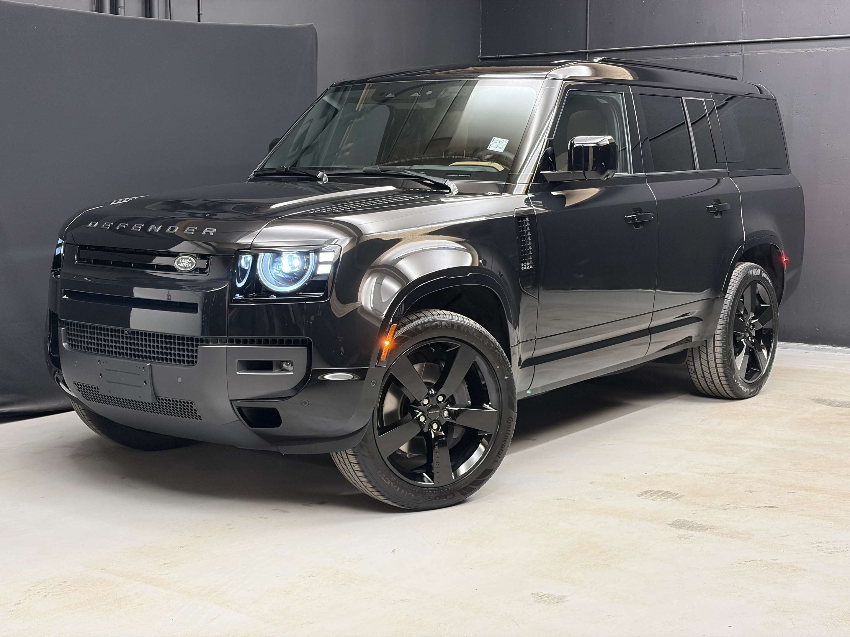 2026 Land Rover Defender X-Dynamic SE
