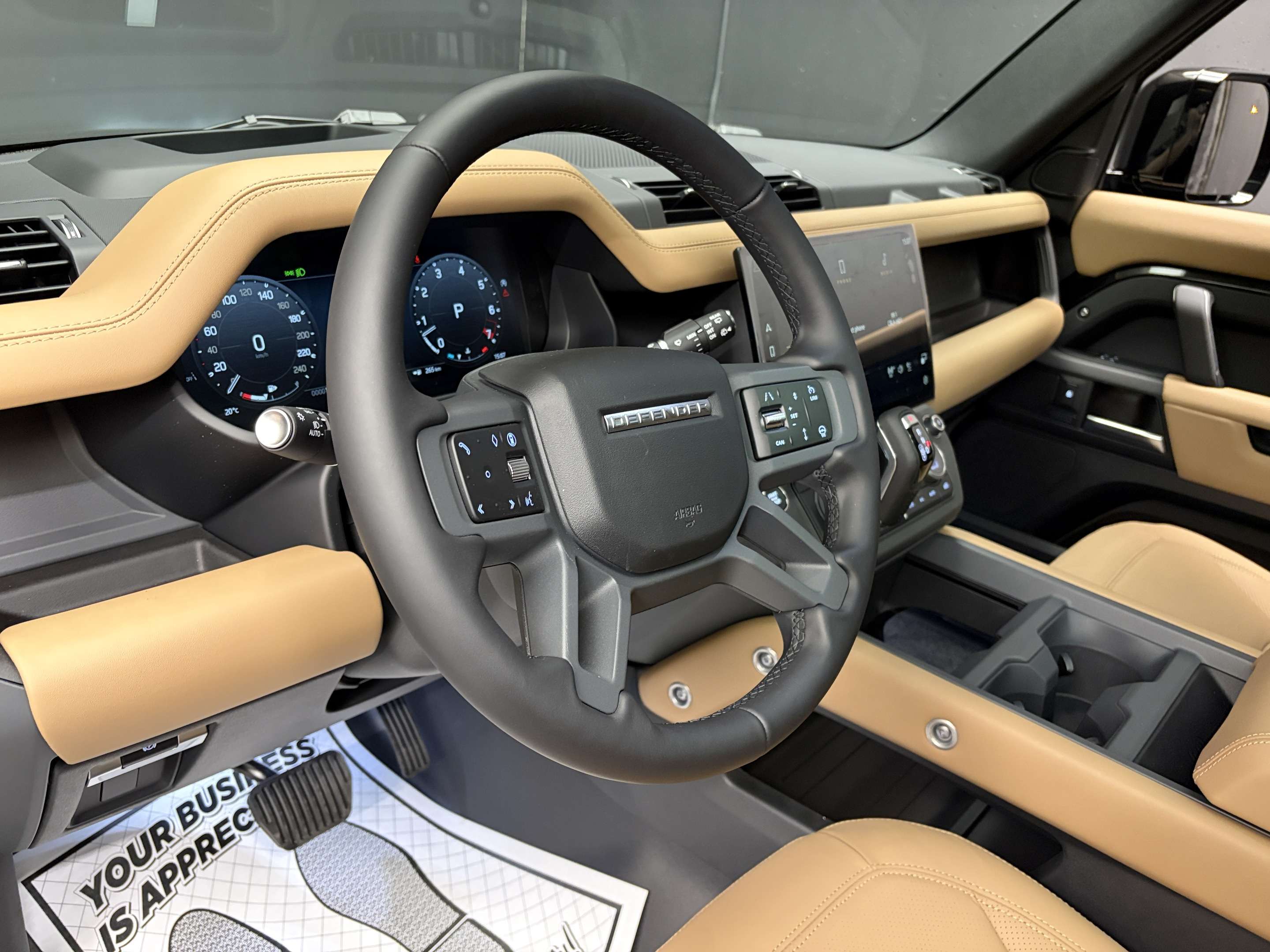 2026 Land Rover Defender X-Dynamic SE thumb 8