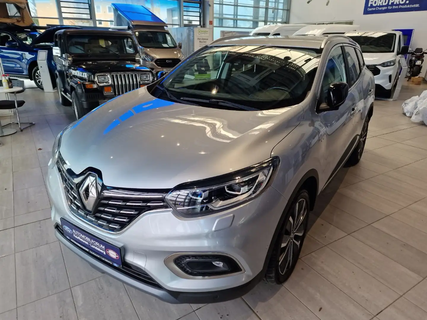 Renault Kadjar 1.7 dCi Allrad LED Navi Kamera KlimaA Grijs - 1