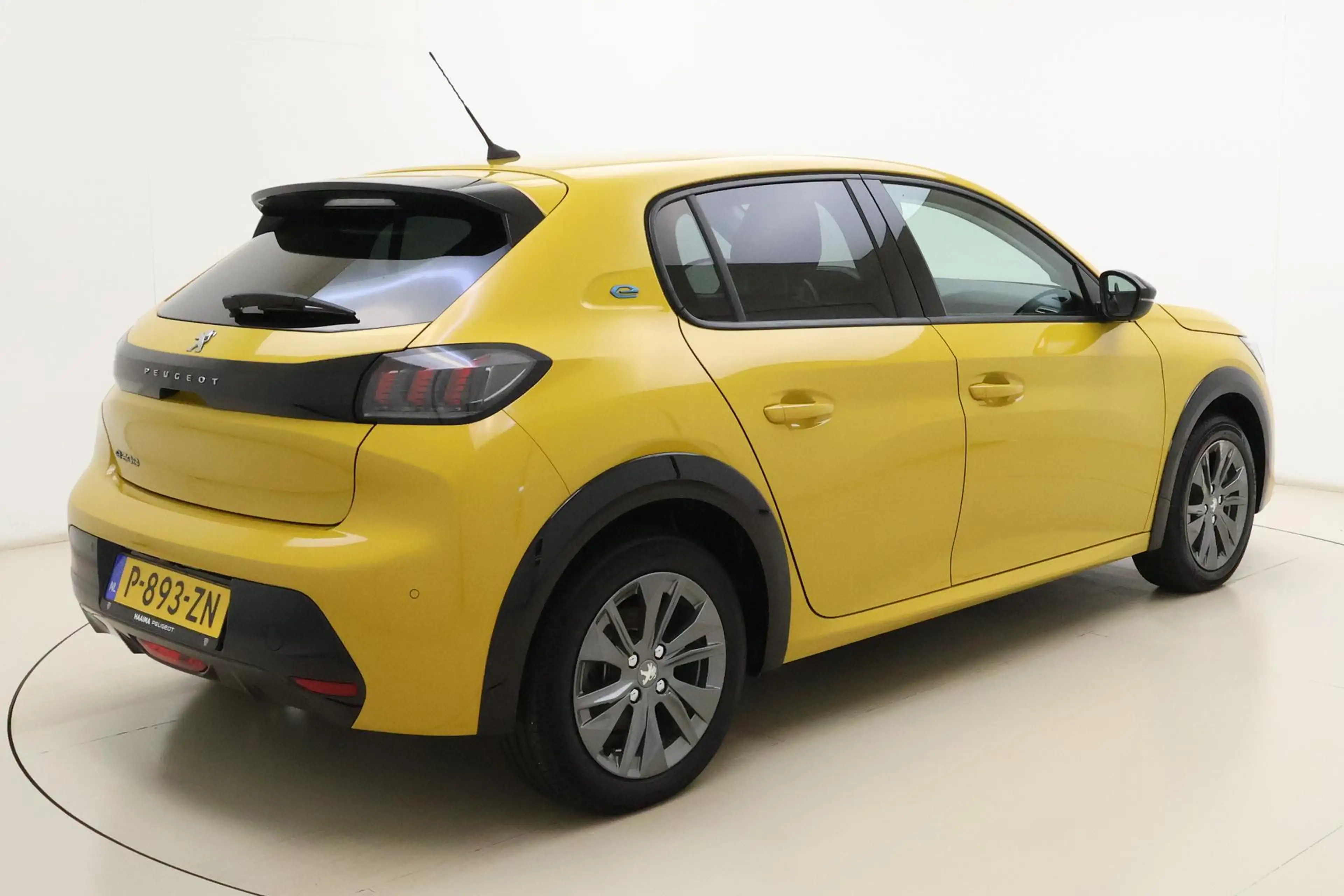 Peugeot e-208 EV Allure Pack 50 kWh | Achteruitrijcamera | Parke — photo 2
