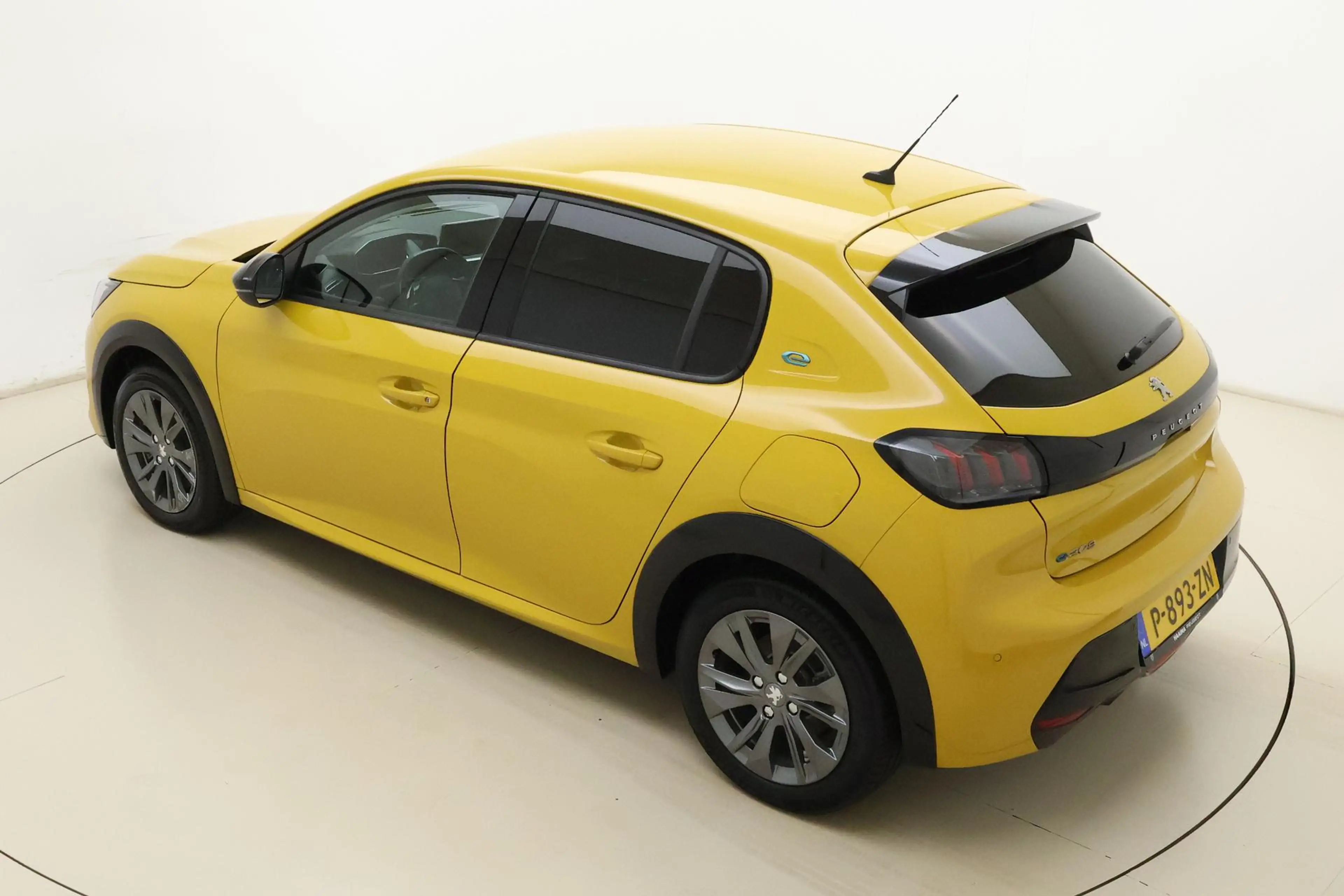Peugeot e-208 EV Allure Pack 50 kWh | Achteruitrijcamera | Parke — photo 4