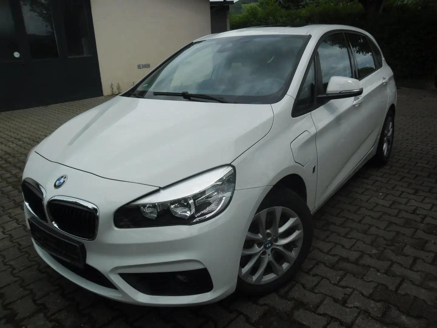 BMW 225 225xe  Active Tourer Navig PanoramaSD Bianco - 1