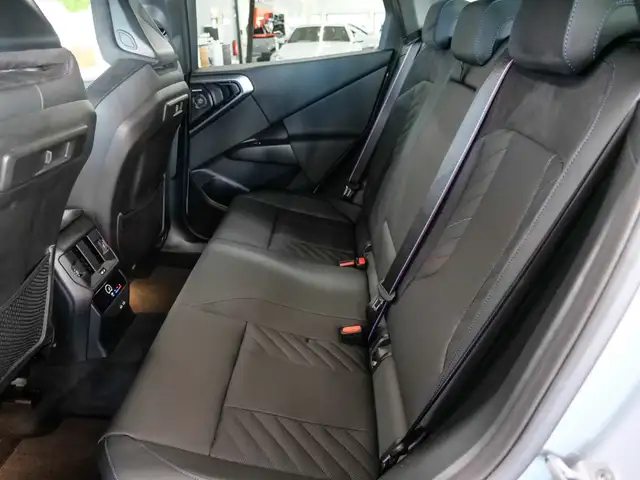 BMW X3 view 11