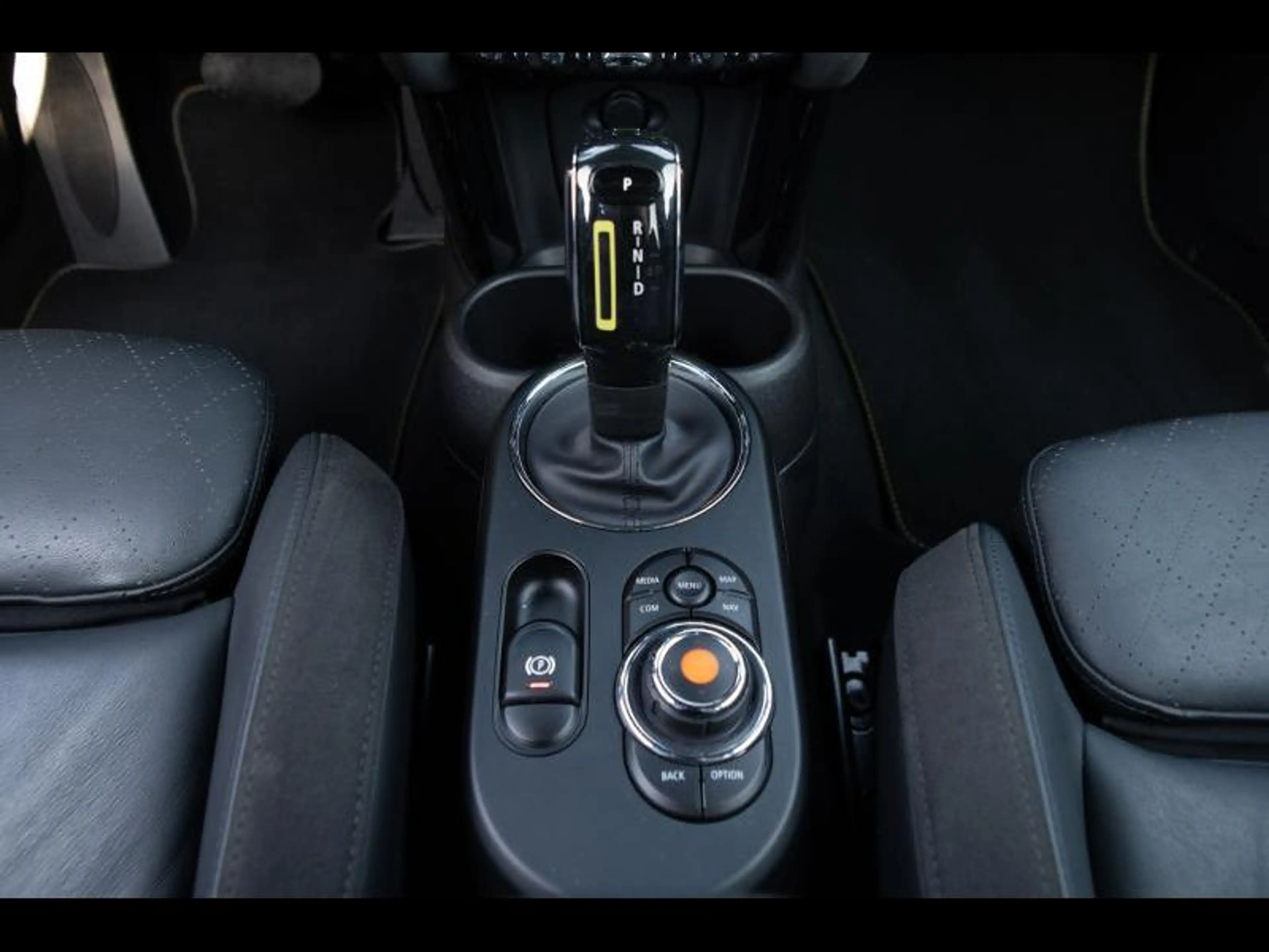MINI Cooper SE Trim L MINI Cooper SE Hatch — photo 13