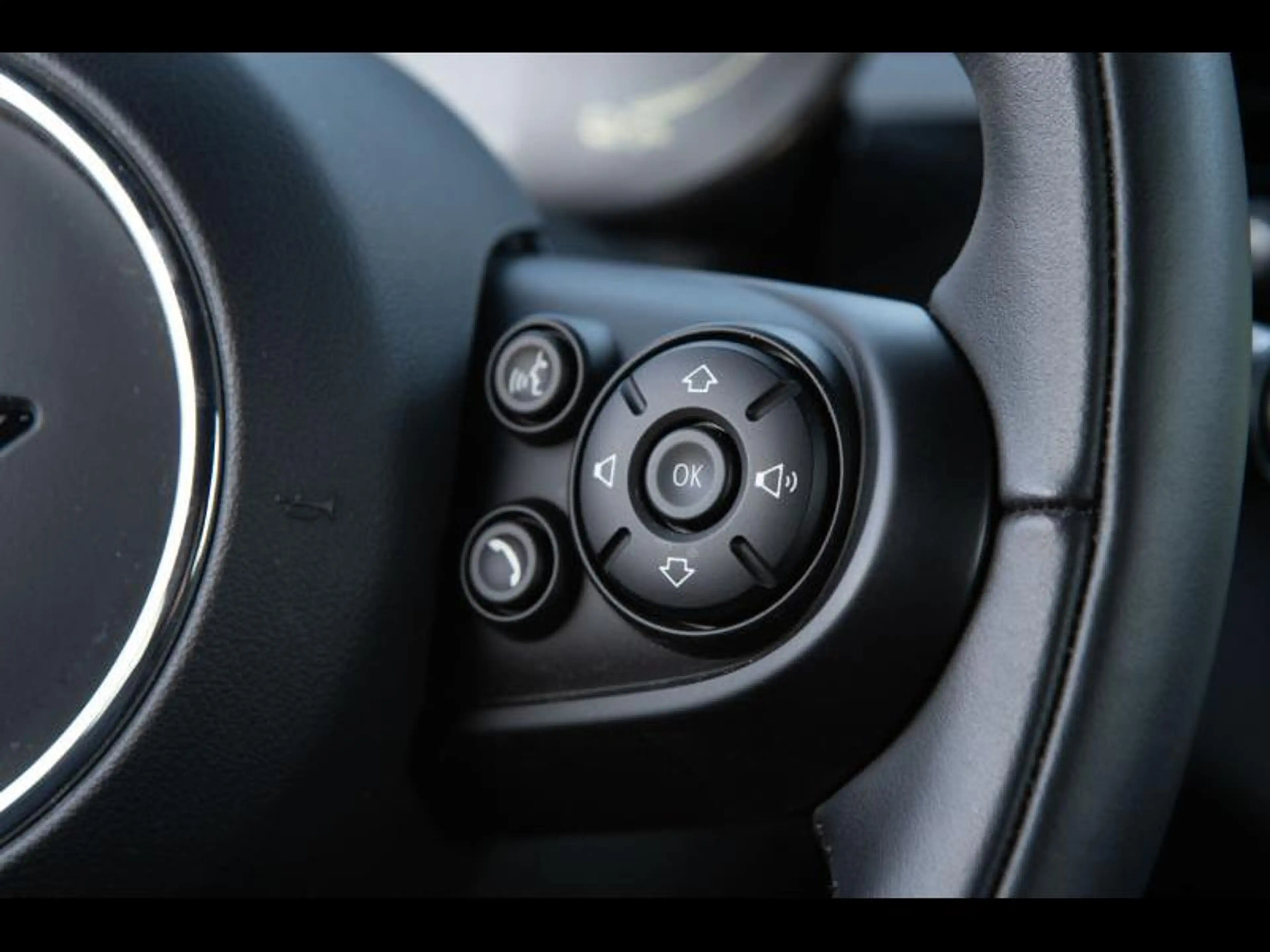 MINI Cooper SE Trim L MINI Cooper SE Hatch — photo 11