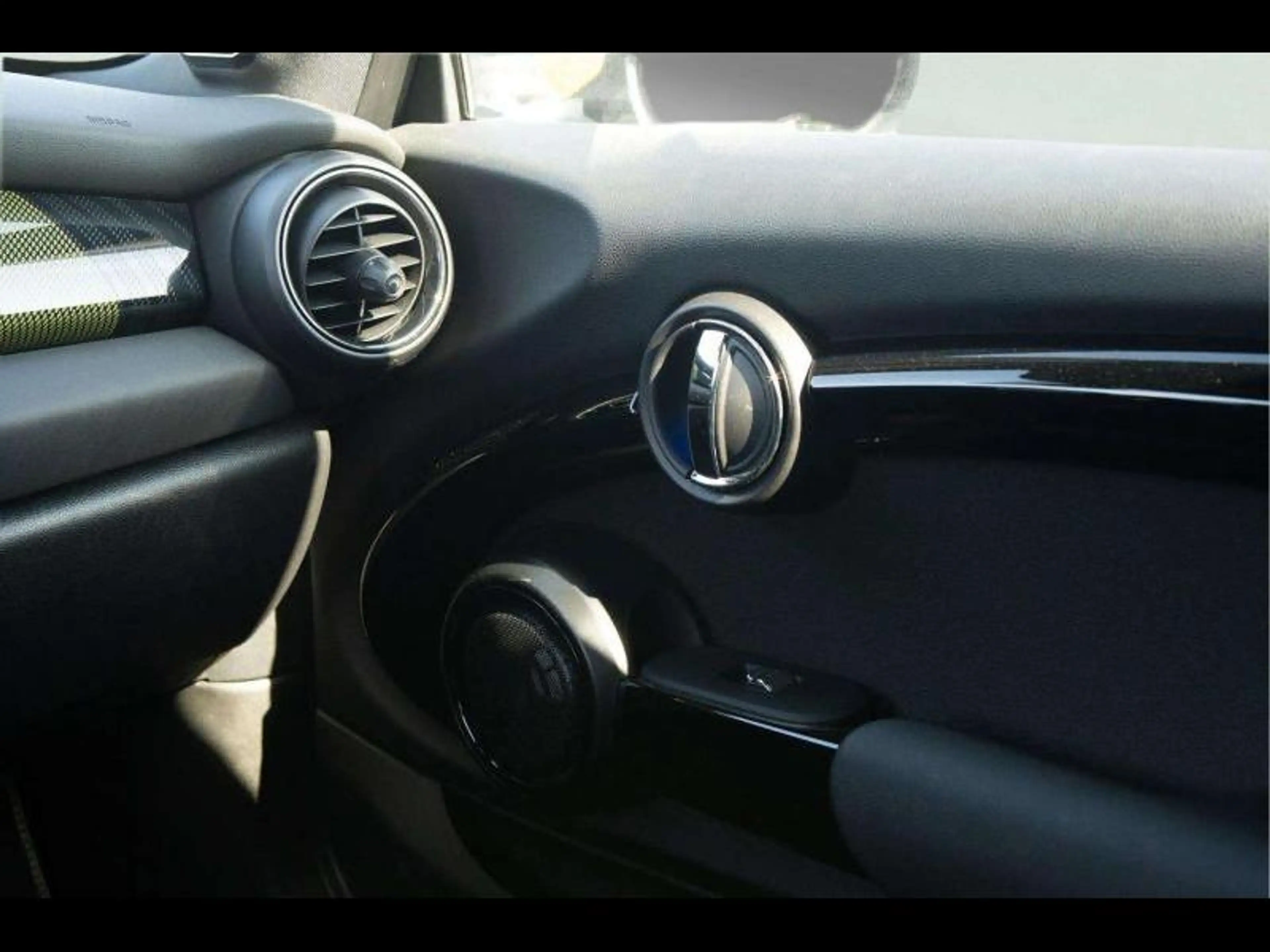 MINI Cooper SE Trim L MINI Cooper SE Hatch — photo 14