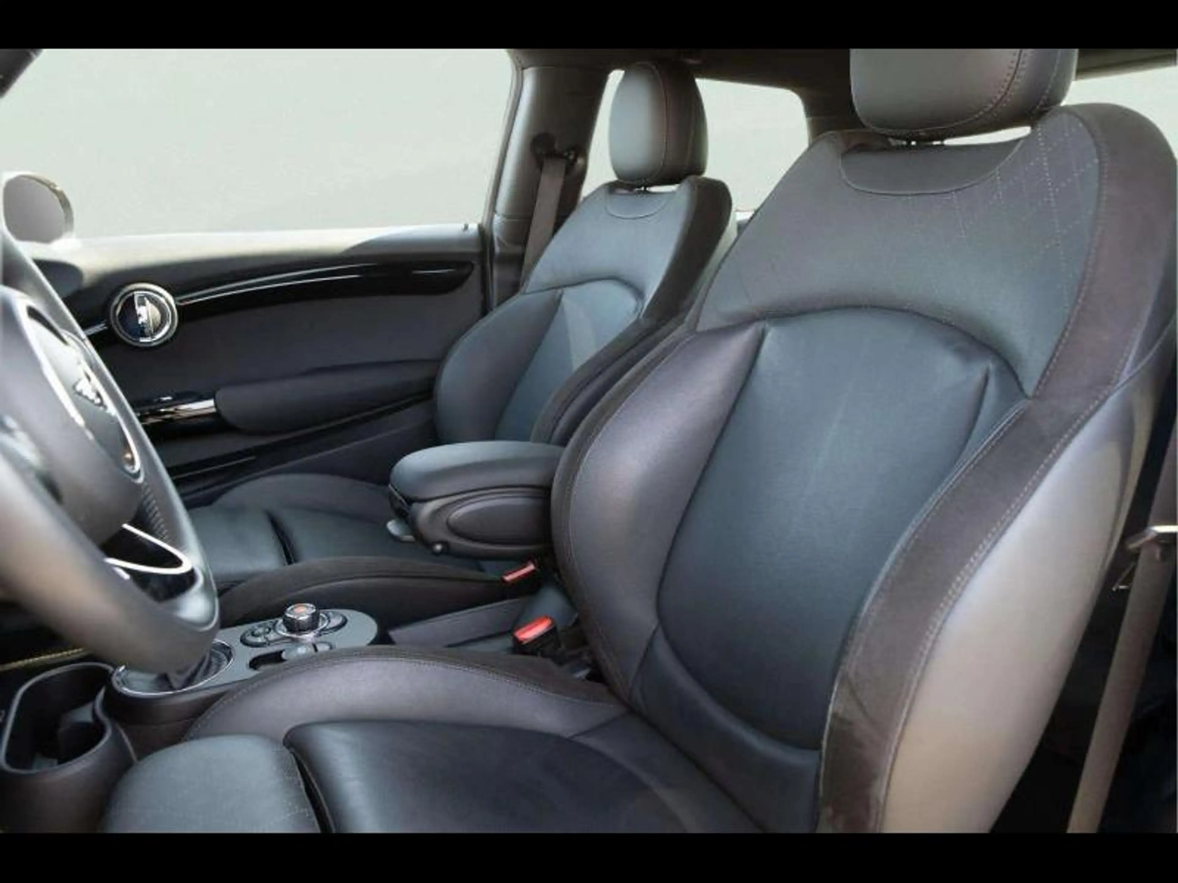 MINI Cooper SE Trim L MINI Cooper SE Hatch — photo 8